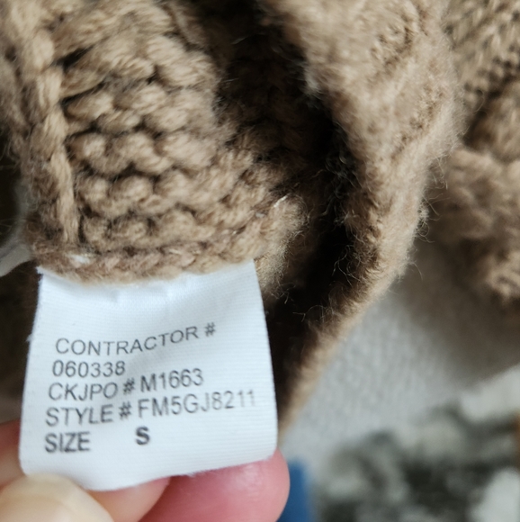 CK mens sweater - Picture 6 of 8